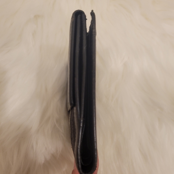 Gucci Bi-Fold Wallet with Snap Closure - Picture 3 of 12